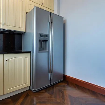 Penguin 2271 Apartment Wroclaw